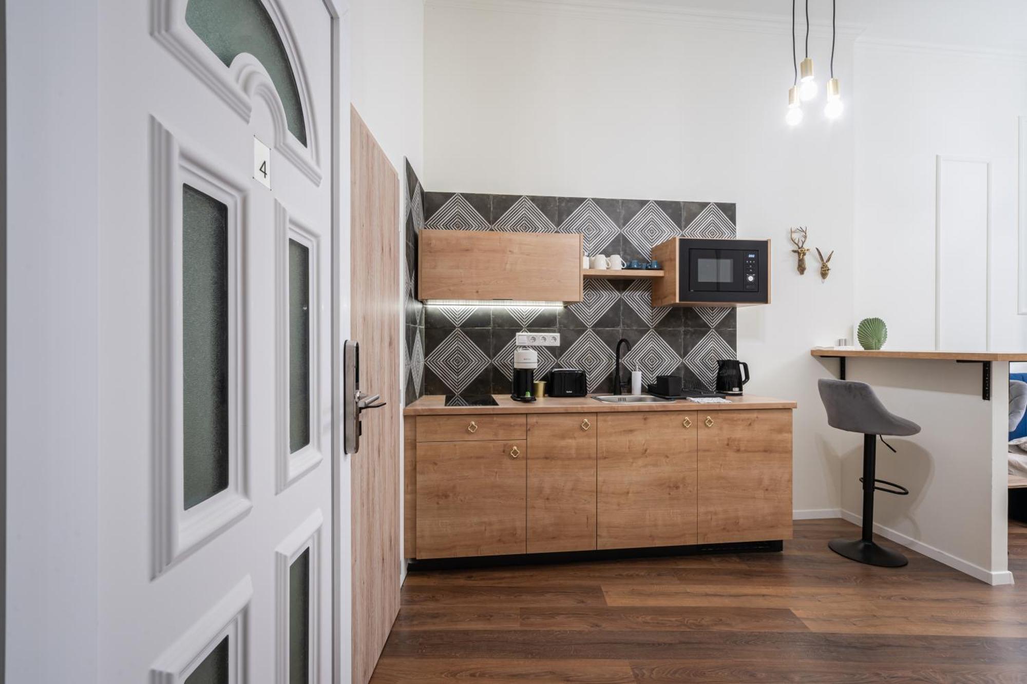 Brody 46 Boutique Rooms — Photos 1